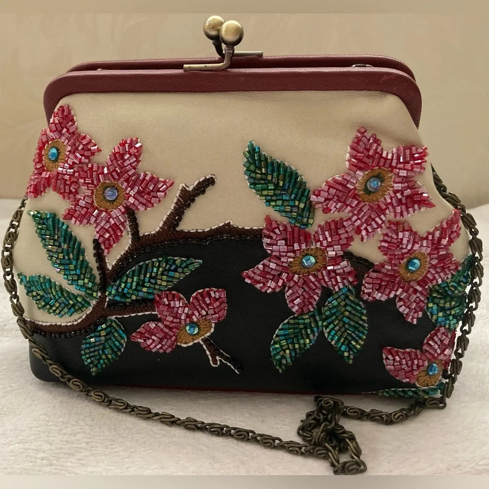 VTG Isabella Fiore Floral Embellished Clutch Bag NEVER USED - Picture 3 of 16